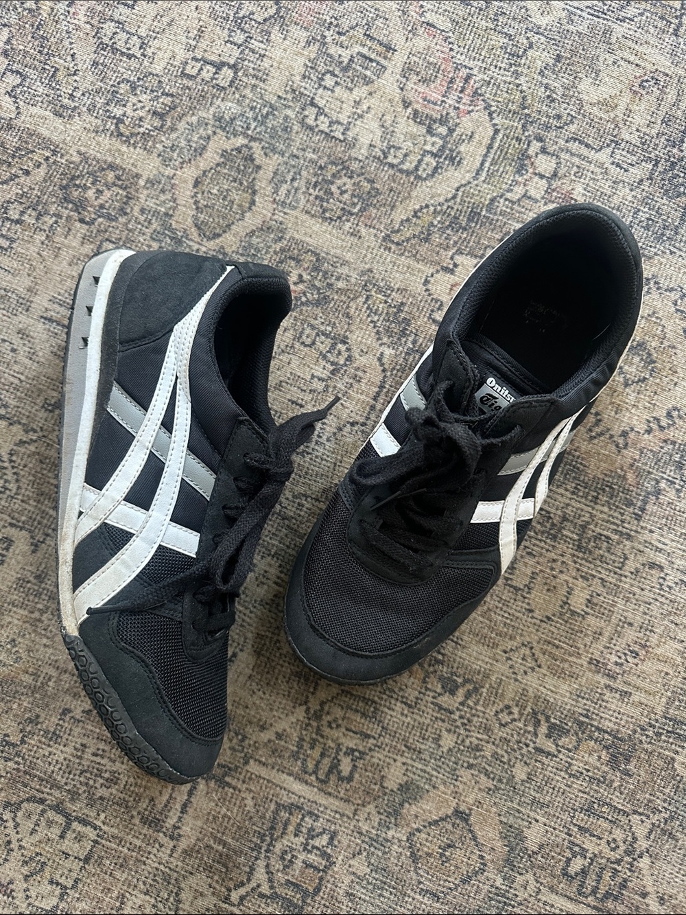Onitsuka Tiger Ultimate 81 black shoes, men’s size 9.5